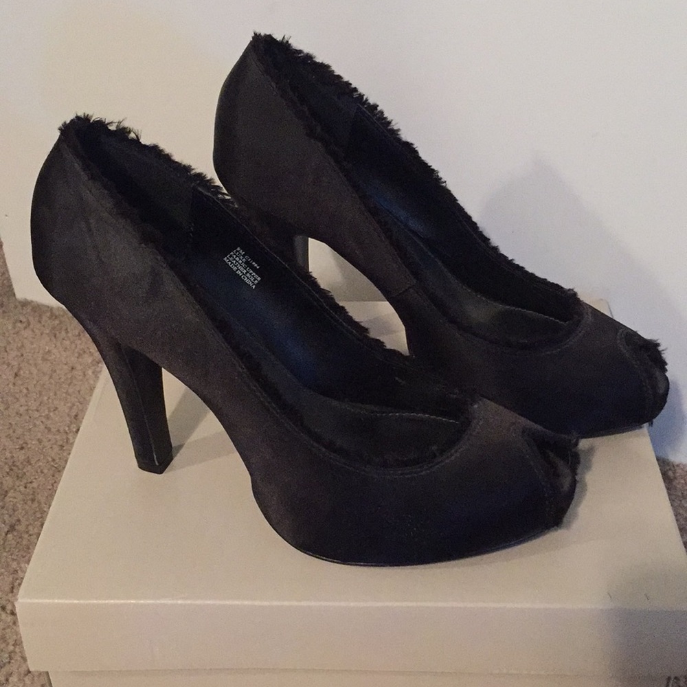 Mia raw edge peep toe heels